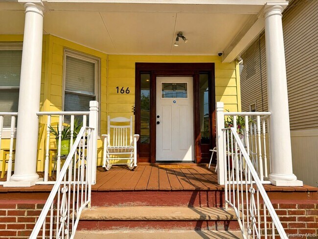 Photo - 166 Beechwood Ave Unit 2R