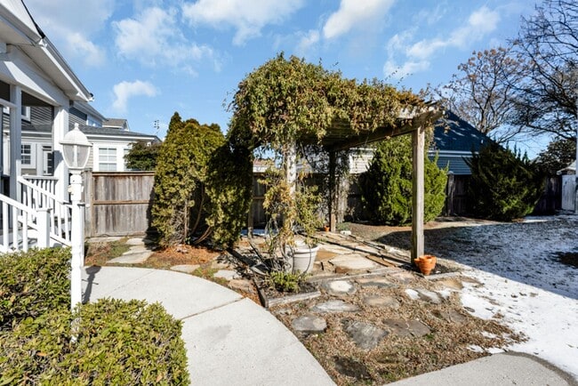 Photo - Beautiful Coastal Home for Rent – Ocean View / 17th Bay, Norfolk