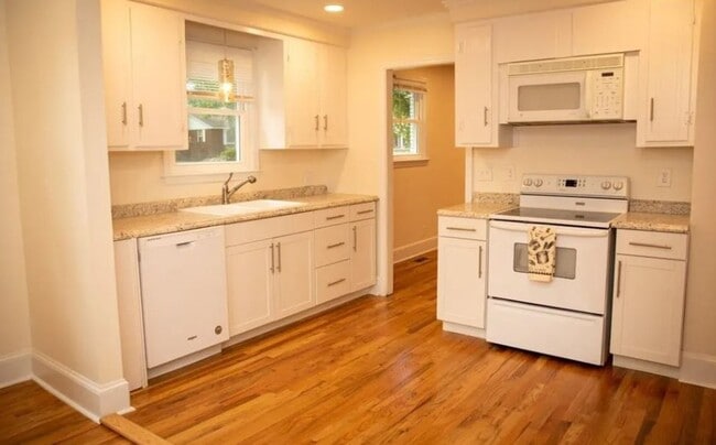 Photo - 1420 S Kilbourne Rd