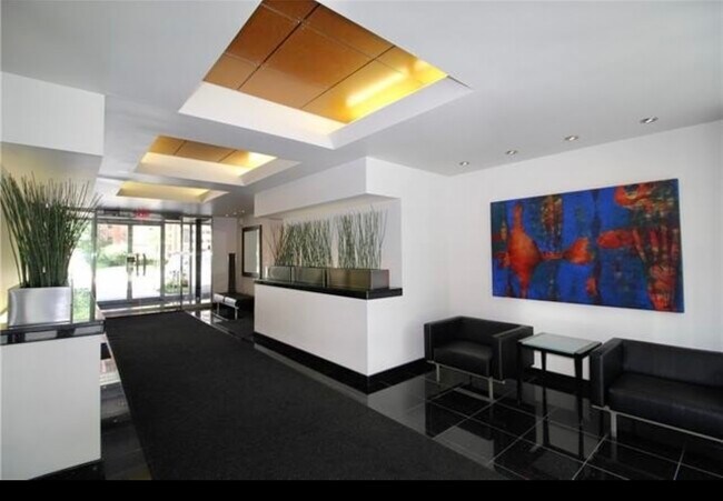 Photo - 803 W 48th St Unit Winston Churchill