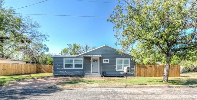 Building Photo - COMING MARCH 2026 - Fully Renovated 3 Bedroom Home!!