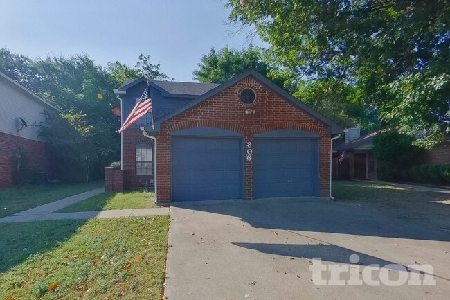 Building Photo - 806 Gable Ave