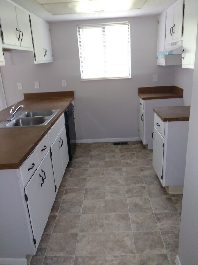 Photo - At Last This Is What You've Been Searching For, Updated 2 bdrm 1 bath Condo