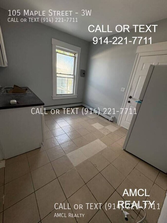 Building Photo - 105 Maple St Unit 3W