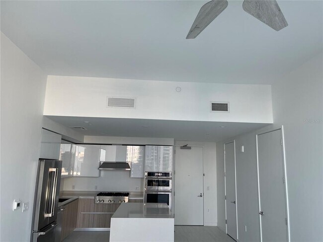 Photo - 400 Central Ave Unidad 606