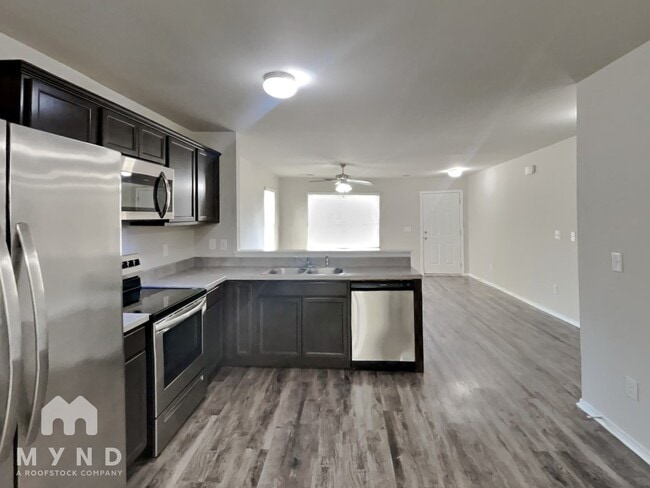 Photo - 141 Patriot Point Dr