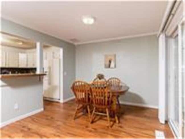 Photo - 253 Maureen Ln NE