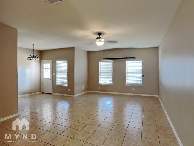 Photo - 902 Parkplace Rdg