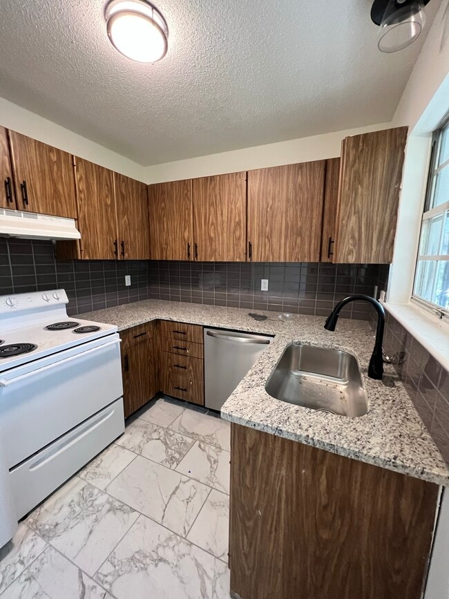 Photo - Sunset Park Apartments