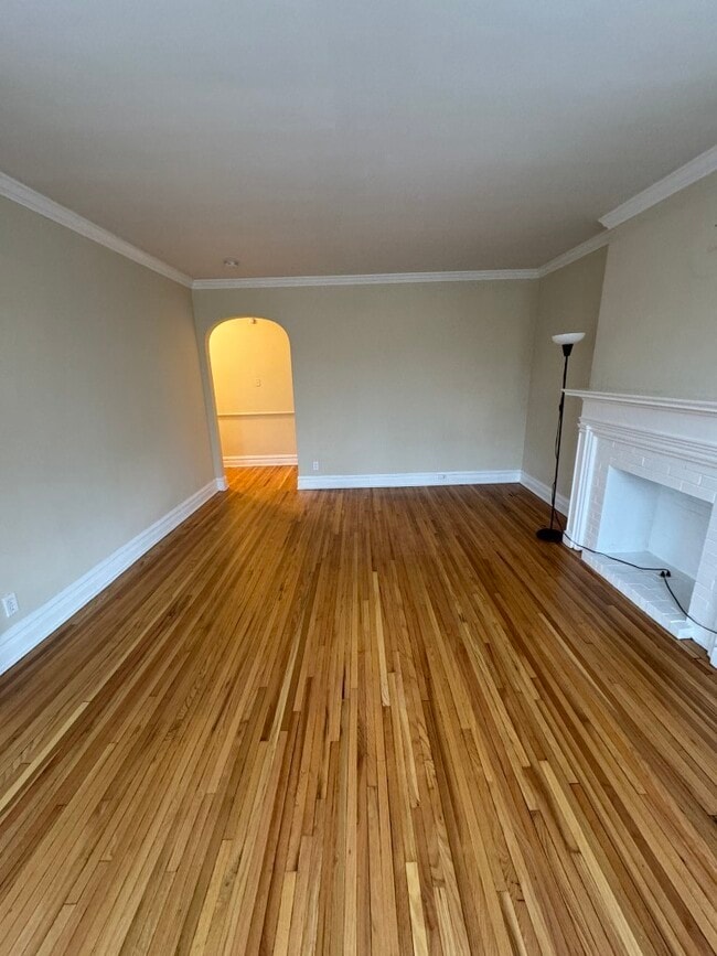 Photo - 2221 W Arthur Ave Unit 3