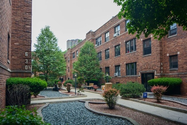 Building Photo - 635.5 W Cornelia Ave Rental