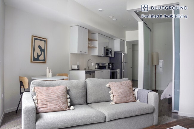 Photo - 125 Boren Ave S Unidad FL2-ID638