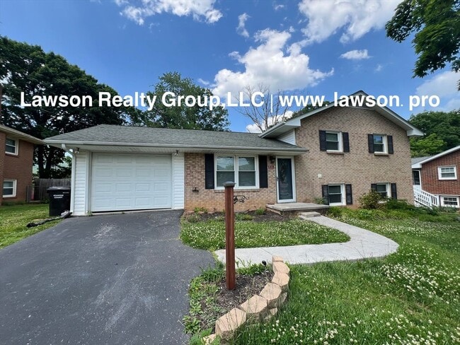 Building Photo - Updated Ranch in Glenvar with Garage and Bonus Room