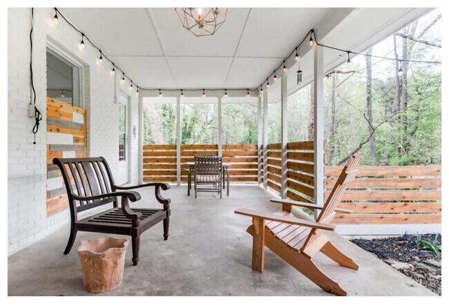 Photo - 322 Crestview Cir