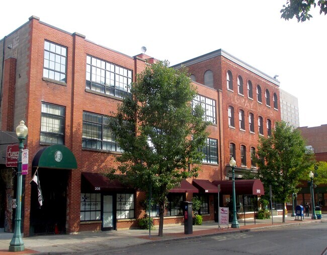 202 Exterior - 202 Walton St Unidad 302