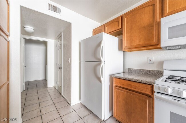 Photo - 505 Escoto Pl