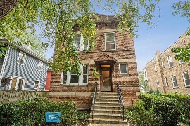 Building Photo - 1507 W Rosemont Ave Unit 1