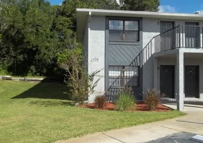 One bedroom 1 bath condo. Immaculate. - One bedroom 1 bath condo. Immaculate.