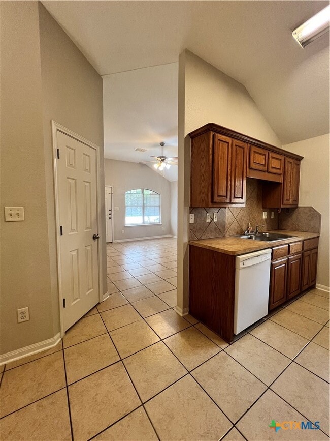 Photo - 607 Olaf Dr