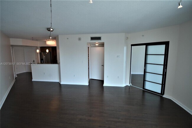 9055 SW 73rd Ct Unidad 1704