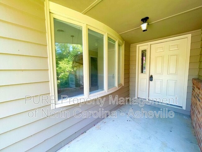 Building Photo - 11 Elderberry Ln