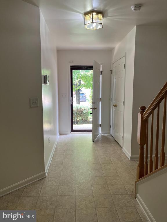 Photo - 102 Raphael Ct