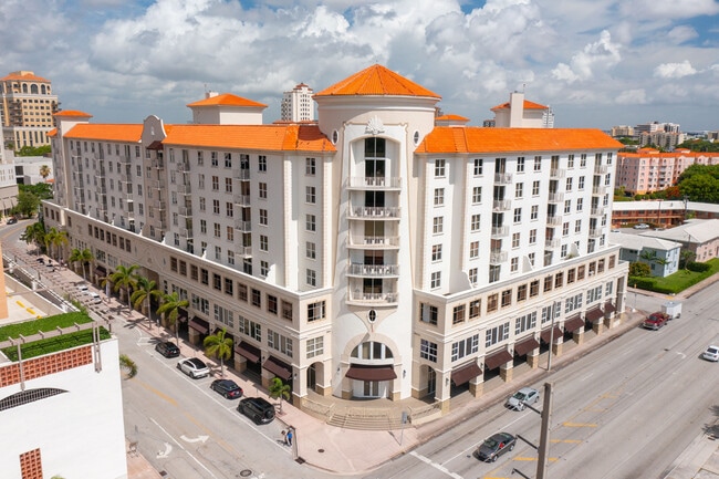 Building Photo - 2030 S Douglas Rd Unit Minorca  807