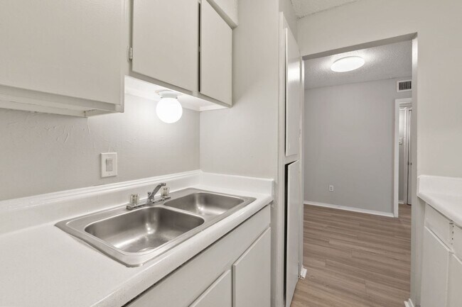 Photo - Magnolia Flats