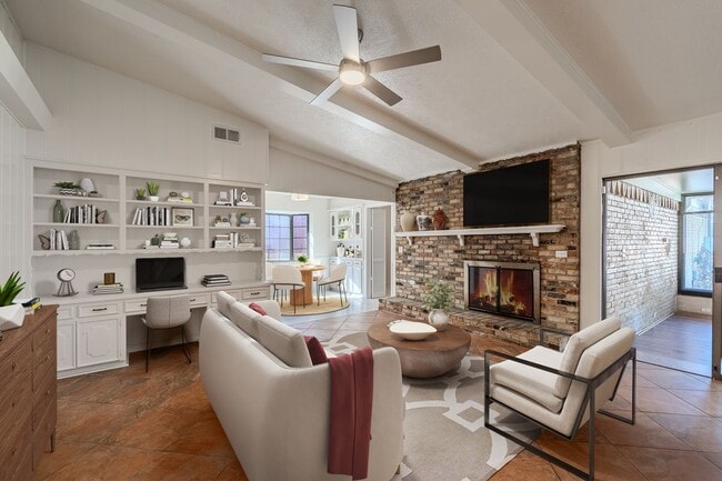 Photo - 3325 Shady Hollow Ln