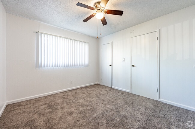 1BR, 1BA - 735SF - Bathroom