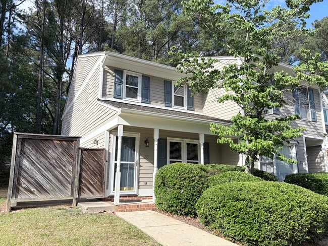 Photo - 33 Forest Green Dr