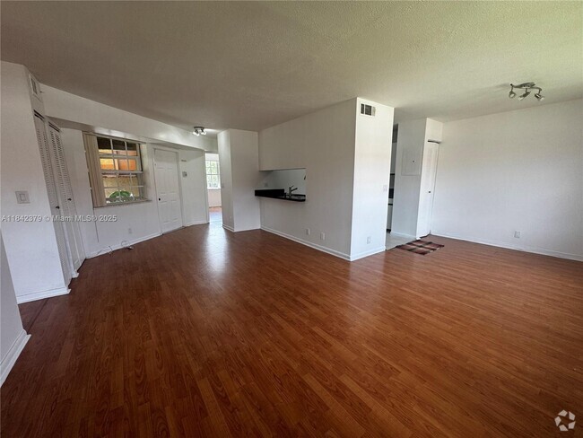 Building Photo - 334 SW 86th Ave Unit 206 Rental