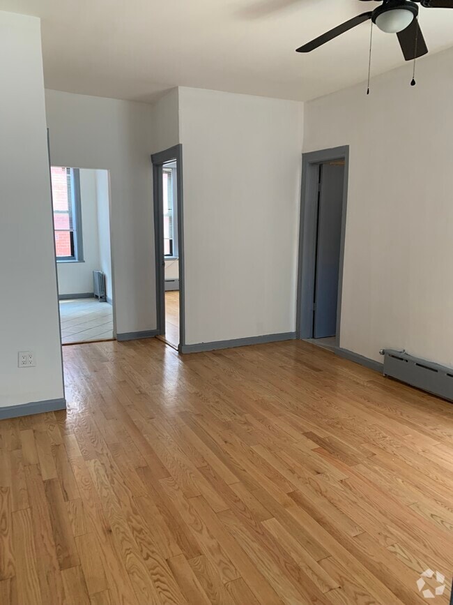 Building Photo - 916 Kings Hwy Unit 1 Bed Rental