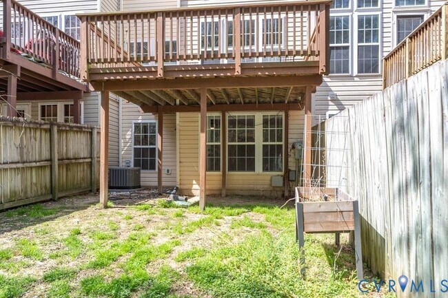 Photo - 2805 Queensland Dr