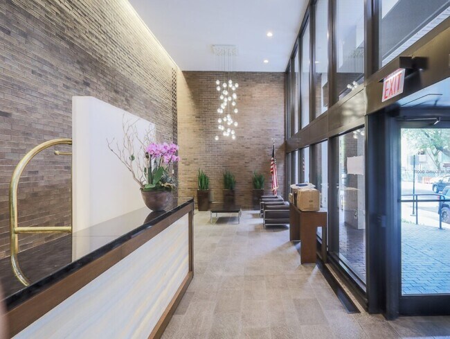 Photo - 2650 N Lakeview Ave Unit 3101