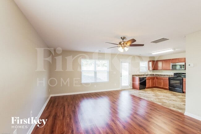 Photo - 9013 Sharpes Cir