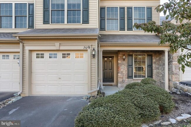 Photo - 712 Creekside Dr