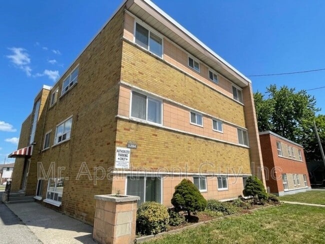 Photo - 1284 Fennell Ave E Unit Suite 8