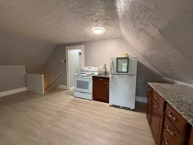 Photo - 306 Broadway Ave Unit 3