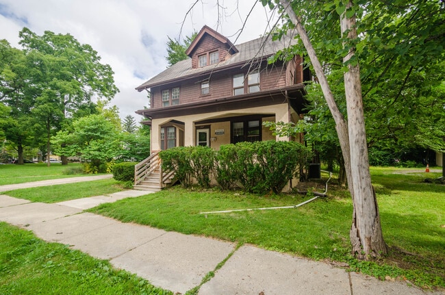 Photo - 1517 S University Ave