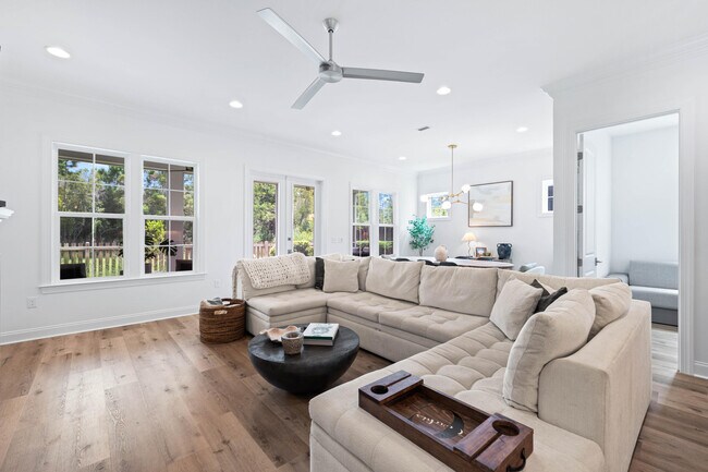 Photo - 39 Suwanee Dr House