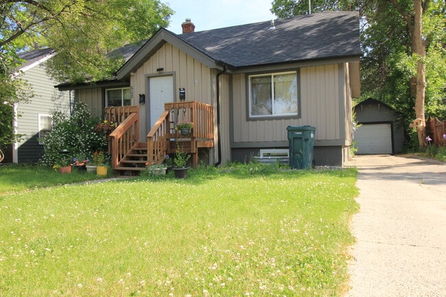 Front of Building - 608 Clark Ave Unit 608.5