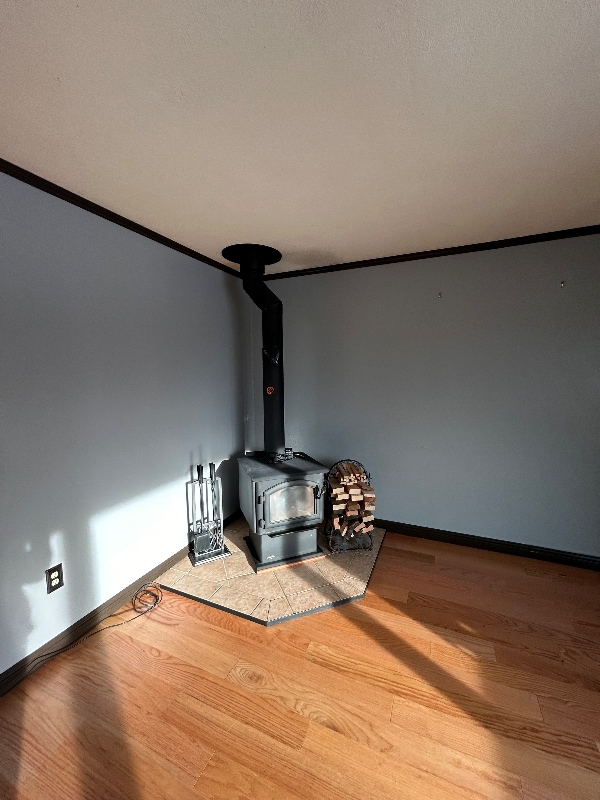 Photo - 822 12th St W