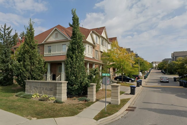 Building Photo - 3 BED - 3 BATH - BRAMPTON - STACKED TOWNHOUSE