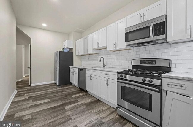 Photo - 3030 Windsor Ave