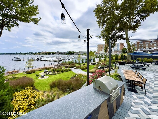 Building Photo - 122 Bodman Pl