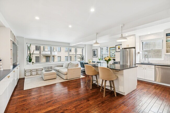 Photo - 220 W Rittenhouse Sq Unit 3E