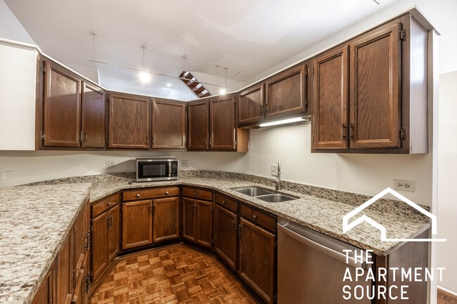 Photo - 2059 N Clifton Ave Unit 1