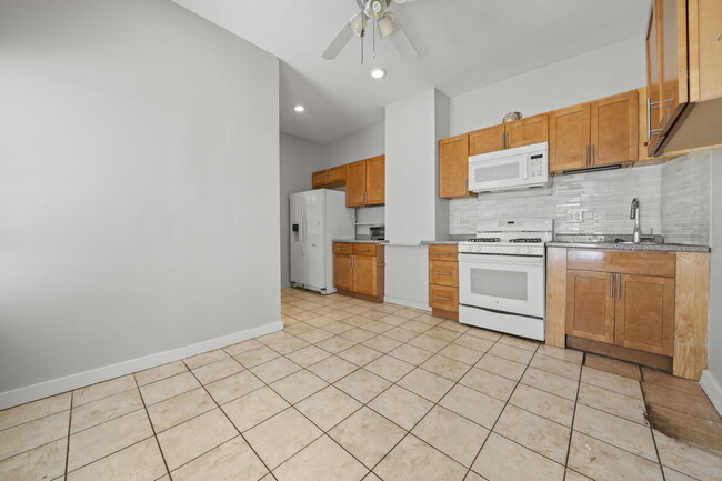 Photo - 23 Eden St Unit U2
