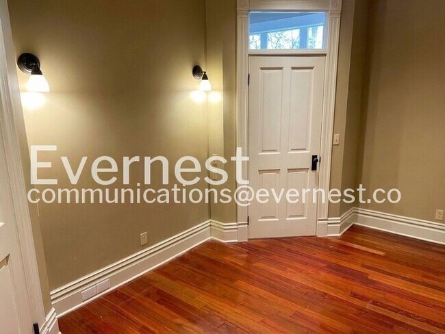 Photo - 112 Hanford St Unidad a